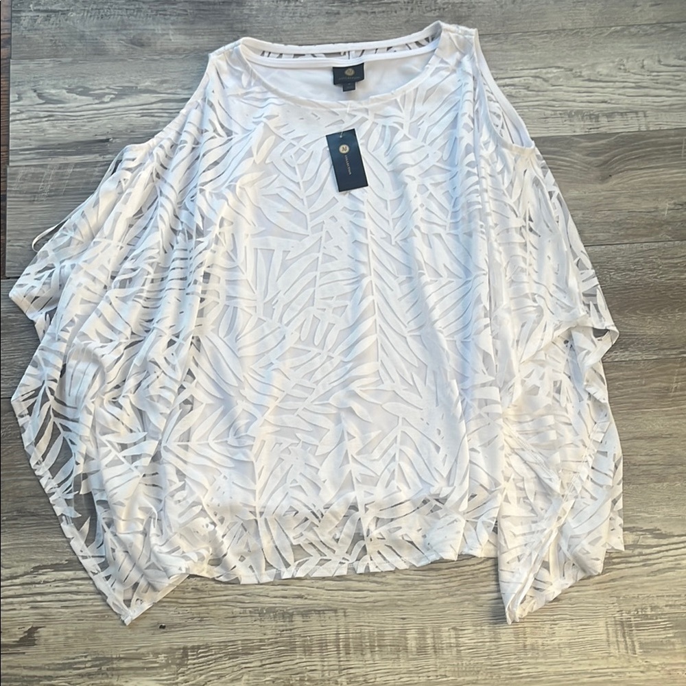 JM Collection White Leaf Cutout Top New with tag Sizes Medium